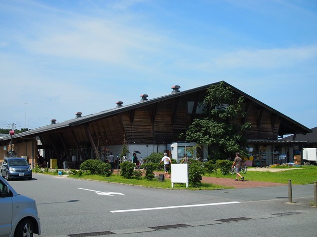 道の駅 萩しーまーと 漁港直結の立地にある市民の台所的スポット ~ 山口・萩の旅(その14)
