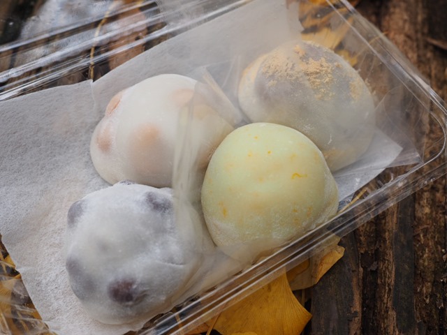 出町 ふたば 平日も行列の絶えない超人気和菓子店の名代 豆餅 ~ 京都ぶらり旅(2014秋)その9