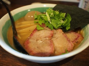 川崎 麺屋 利八 動物系＋魚介系ブレンドの洗練された濃厚スープと太麺が最高！川崎の新たな名店になりそうな予感！？