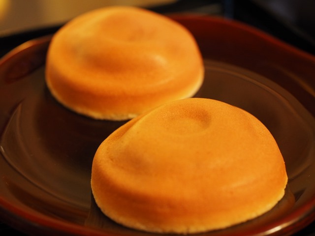 阿闍梨餅本舗 京菓子司 満月 独特のモチモチ食感の阿闍梨餅を食す~ 京都ぶらり旅(2014秋)その10