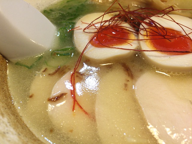 私は鶏白湯より好きかも!?川崎 ようすけ 鶏煮亭のあっさり鶏そば