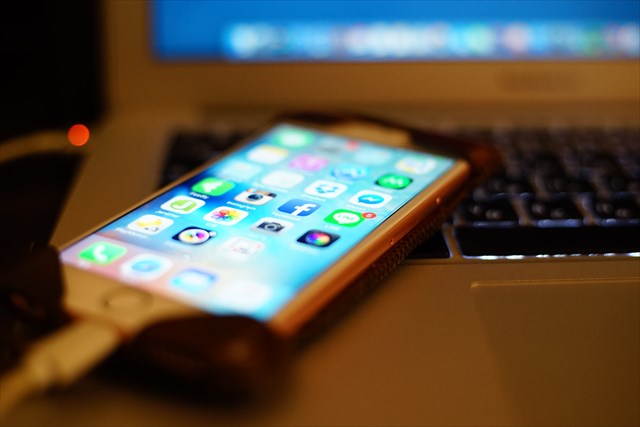 ダラダラとテレビを見るような感覚でネットとSNSを閲覧しているので、見る時間帯に制限をかけることにしました。